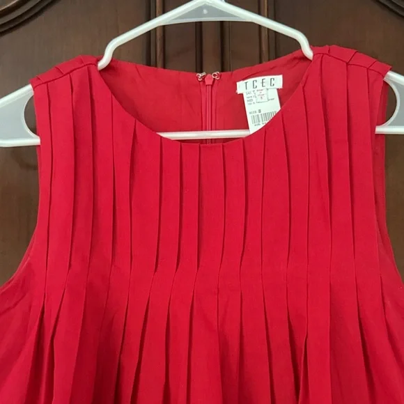TCEC Red Sleeveless Pleated Top Size S NWT - Picture 3 of 12